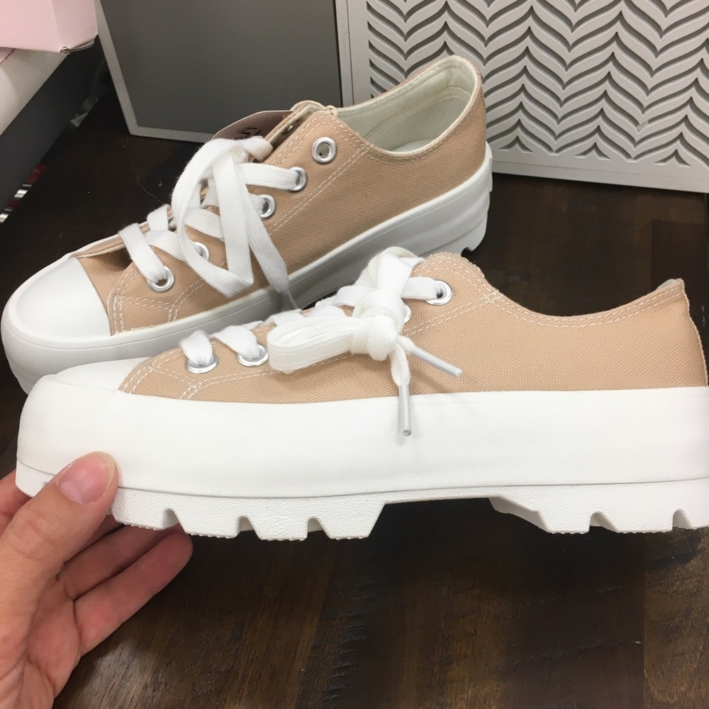 Sincerely Jules Tan Sneaker’s 🤎 - Picture 3 of 6